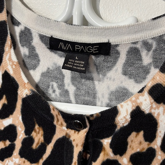 🎉4/30$🎉 PAIGE Leopard Print Cardigan Sweater - Black and Tan - Picture 2 of 4